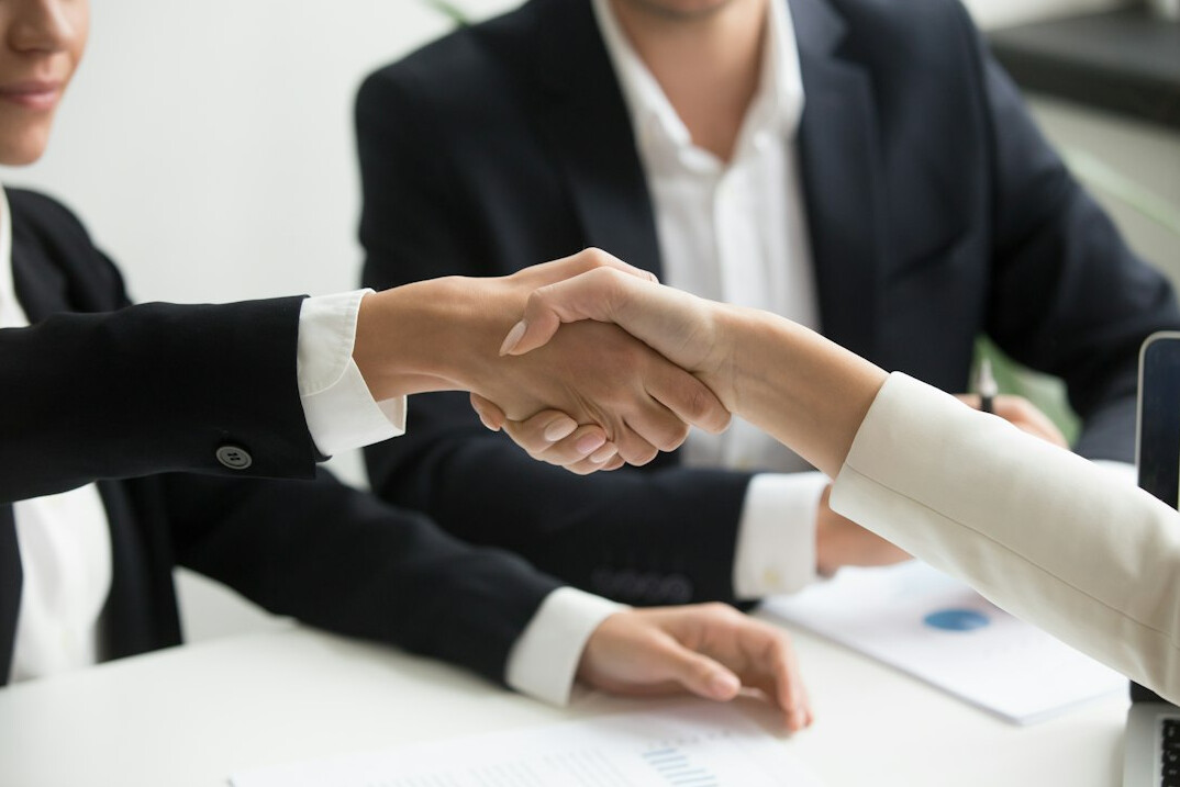 business handshake agreement